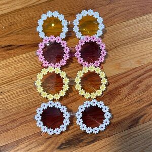 Floral Sunglasses Set with Daisy Accents